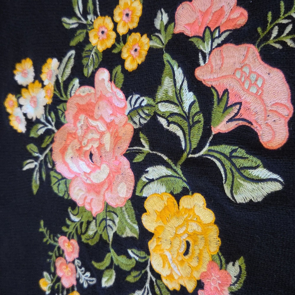 Loft Floral Sweater - Picture 3 of 5